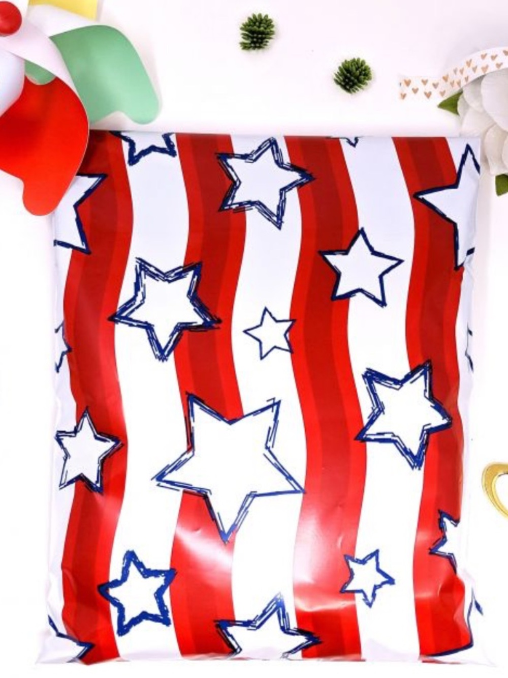 20- 10x13 stars & stripes polymailers
